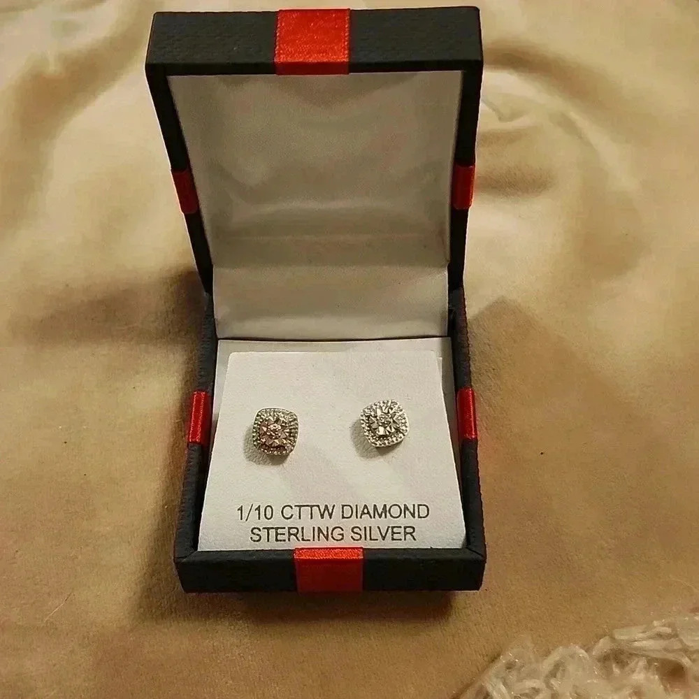 1/10 CTTW Diamond Sterling silver earrings
